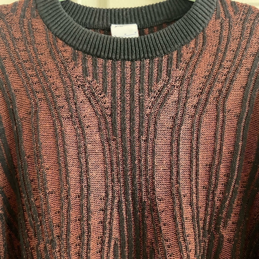 Nike yoga sweater. Cropped. EUC. Size Medium. - Picture 12 of 12